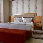 Hotel New W 4*