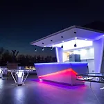 Hotel New W Tirana