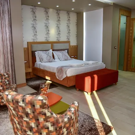 New W Hotell Tirana