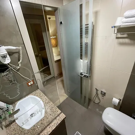 New W 4* טיראנה